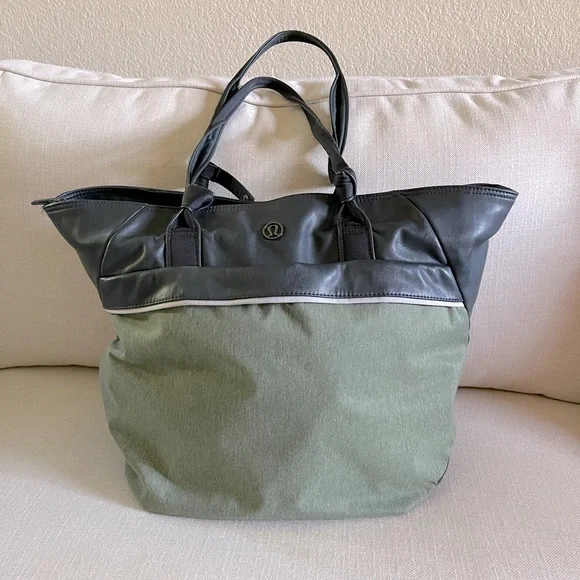 Lululemon Yoga Pilates Gym Bag